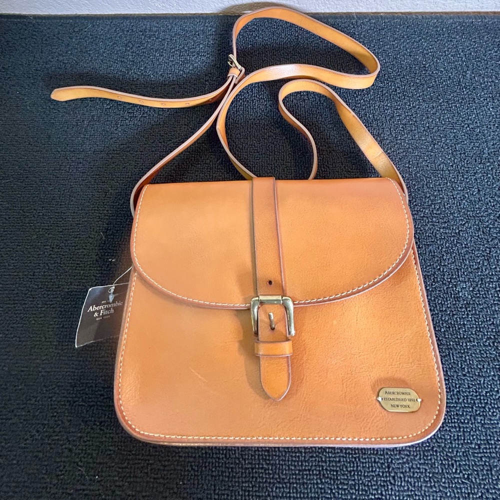 New! ABERCROMBIE & FITCH Saddle Colored Leather Cross Body Purse. 8.5x7.5”